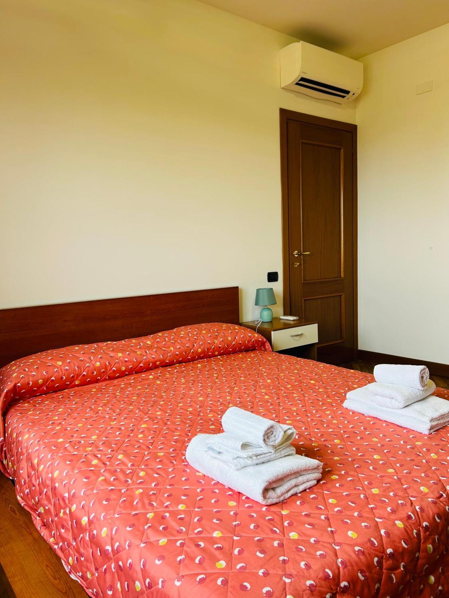 The House Room Aeroporto Fiumicino Exterior photo